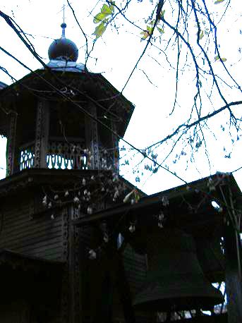 Деревянная звонница Спаса-на-Болванке, 2004